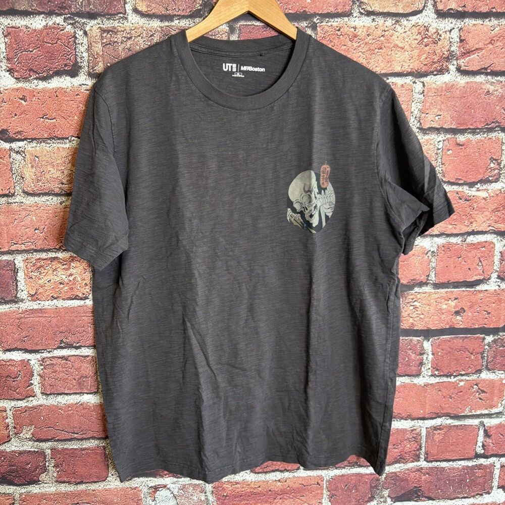 Uniqlo Shirt Mens XL Gray  UT MFA Boston Japanese Art Skeleton Spectre Tee